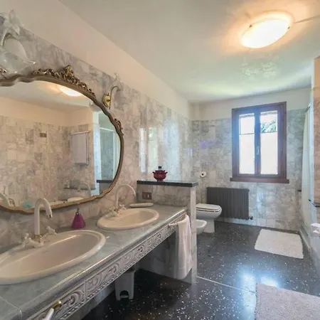 Stefania Asolo Piscina E Biliardo * Riese